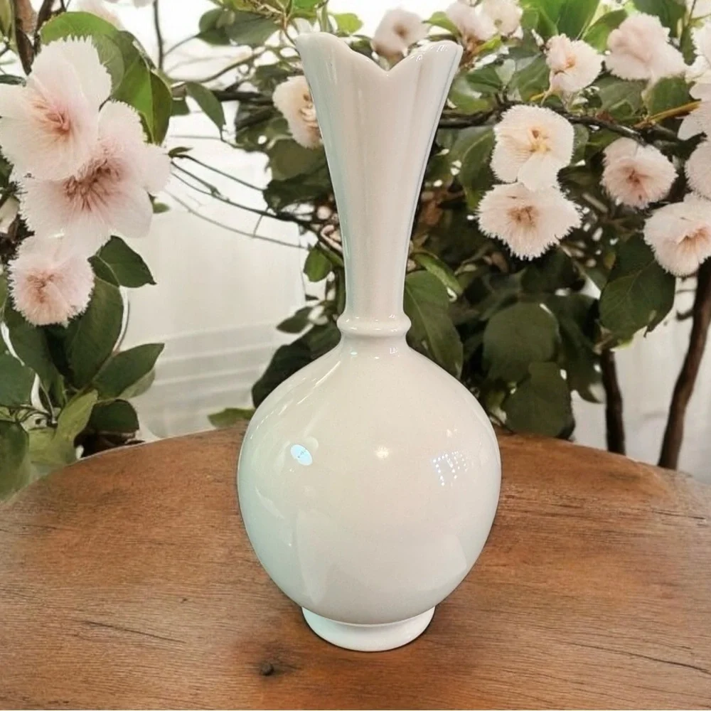 Lenox Vintage Bulb Bud Flower Heart Top Vase